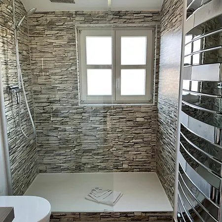 Kapitaenskajuete Am Bakenberg *