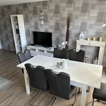 Kapitaenskajuete Am Bakenberg * Dranske